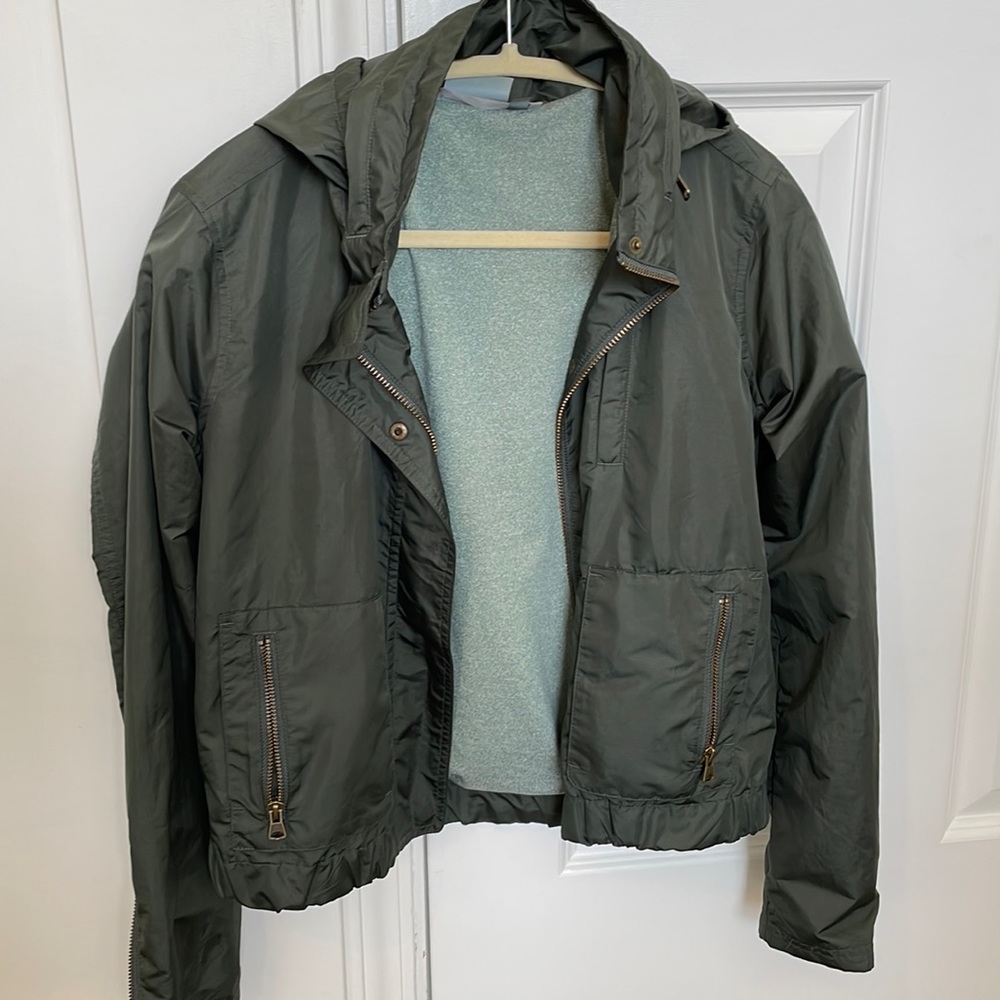 Dark green Athleta jacket in excellent condition.